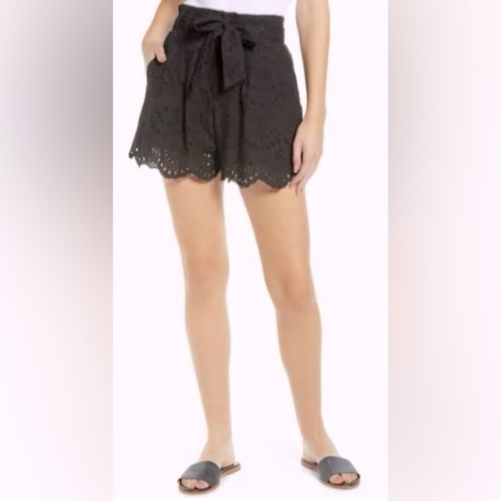 7 For All Mankind Eyelet Short in Jet Black Size Small